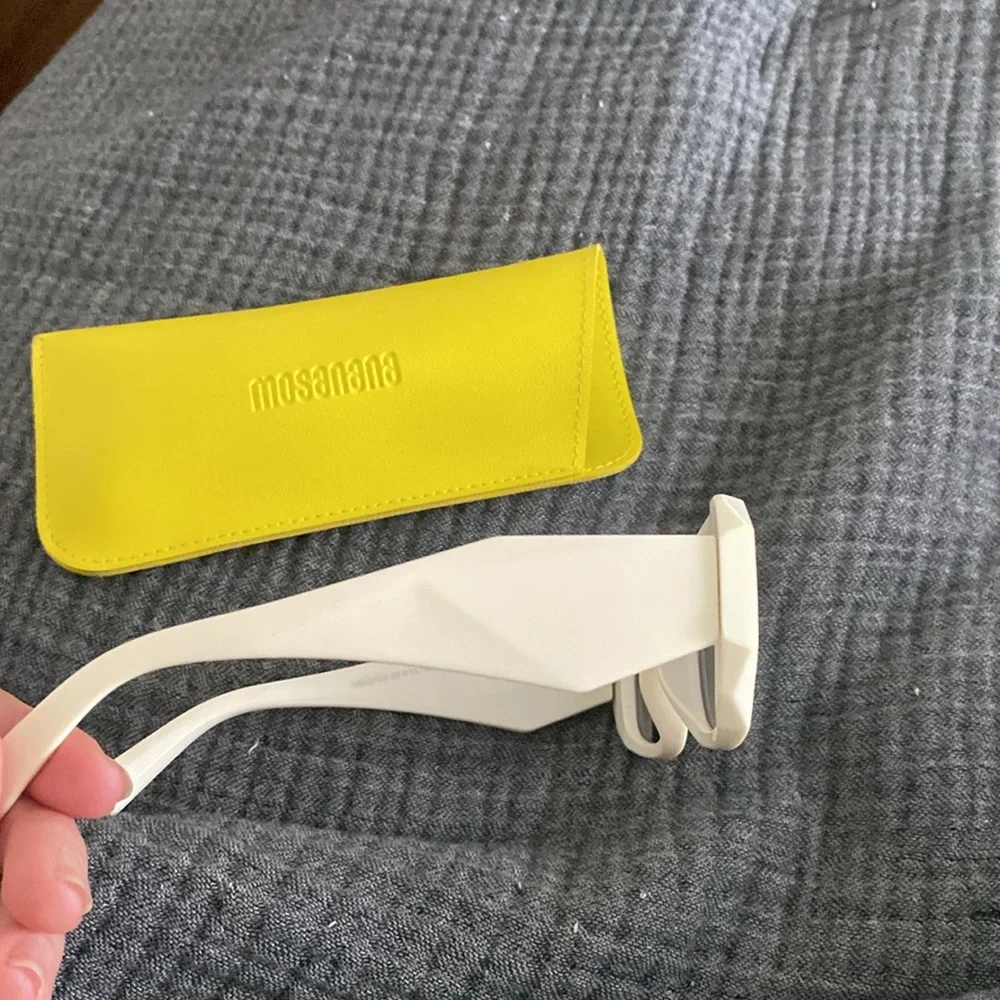 White Rectangular Sunglasses - Picture 5 of 6